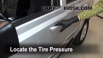2008 Jeep Commander Limited 5.7L V8 Tires & Wheels Check Tire Pressure